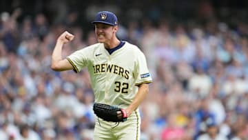 Los Angeles Dodgers v Milwaukee Brewers