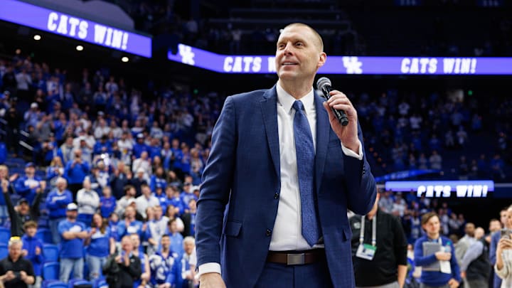 Mar 4, 2025; Lexington, Kentucky, USA; Kentucky Wildcats head coach Mark Pope talks to the crowd after the game against the LSU Tigers at Rupp Arena at Central Bank Center. Mandatory Credit: Jordan Prather-Imagn Images Mar 4, 2025; Lexington, Kentucky, USA; Kentucky Wildcats head coach Mark Pope talks to the crowd after the game against the LSU Tigers at Rupp Arena at Central Bank Center. Mandatory Credit: Jordan Prather-Imagn Images