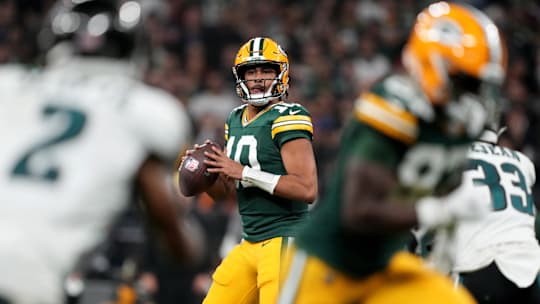 Love sustained a knee injury in the final moments of the Packers' regular-season opener against the Eagles.