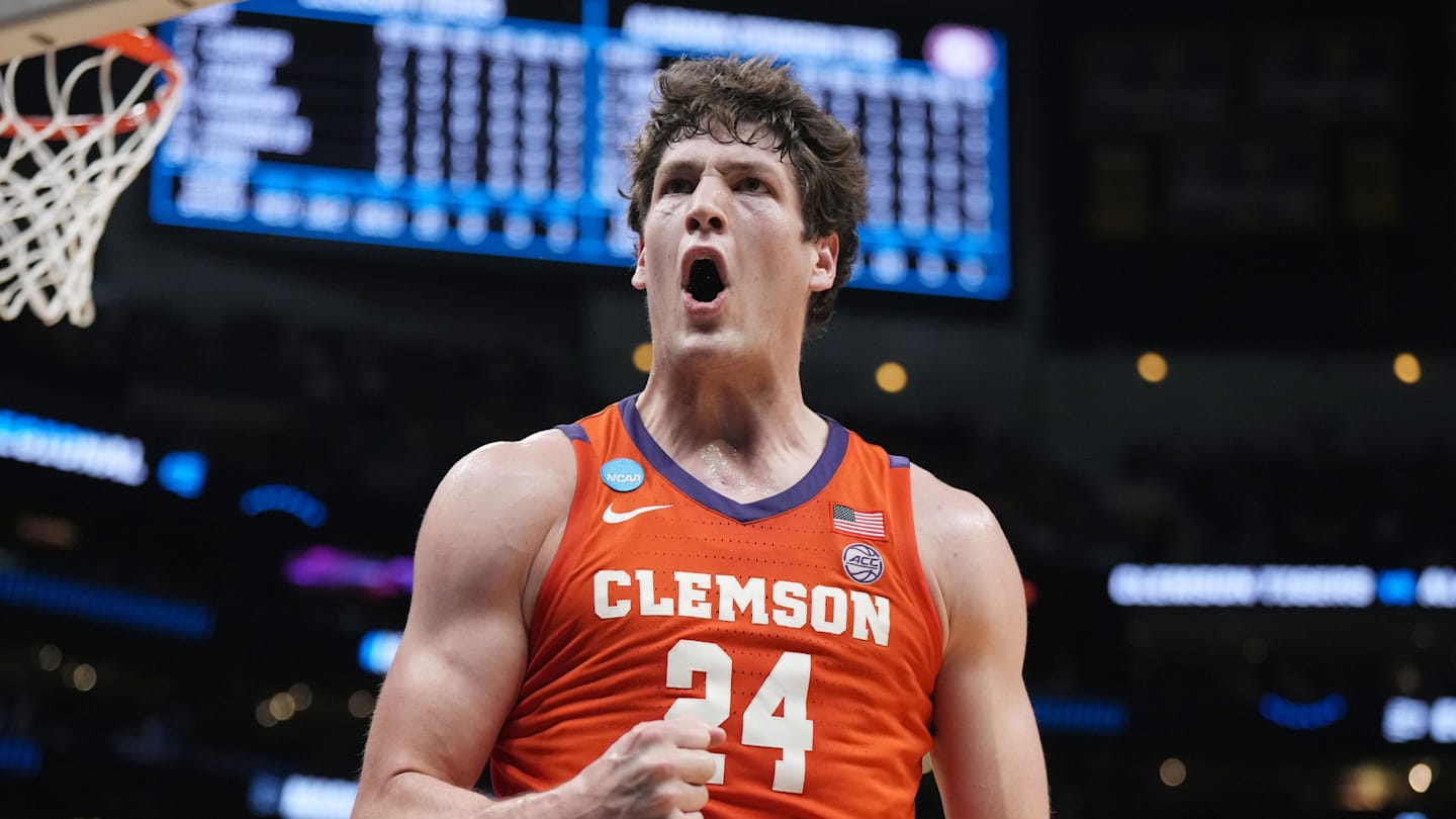Grizzlies Sign PJ Hall; Stevens Joins Paris Basketball