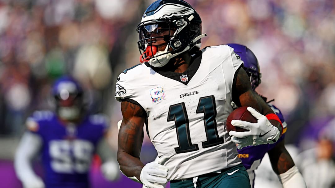 Oct 19, 2025; Minneapolis, Minnesota, USA; Philadelphia Eagles wide receiver A.J. Brown (11) makes a catch during the first half against the Minnesota Vikings at U.S. Bank Stadium. Oct 19, 2025; Minneapolis, Minnesota, USA; Philadelphia Eagles wide receiver A.J. Brown (11) makes a catch during the first half against the Minnesota Vikings at U.S. Bank Stadium.