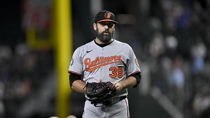 Jul 2, 2025; Arlington, Texas, USA; Baltimore Orioles relief pitcher Andrew Kittredge (39) pitches during the game between the Texas Rangers and the Baltimore Orioles at Globe Life Field. Mandatory Credit: Jerome Miron-Imagn Images