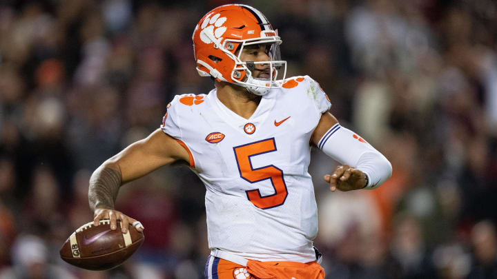 Clemson vs Iowa State NCAAF latest odds, lines and predictions for Cheez-It Bowl. Clemson vs Iowa State NCAAF latest odds, lines and predictions for Cheez-It Bowl.