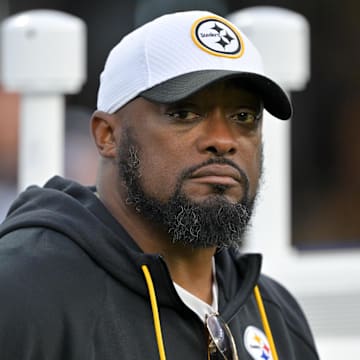 Nov 9, 2025; Inglewood, California, USA; Pittsburgh Steelers head coach Mike Tomlin looks on during warmups before the game against the Los Angeles Chargers at SoFi Stadium. Mandatory Credit: Jayne Kamin-Oncea-Imagn Images