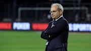 Luis Campos n'est pas satisfait.