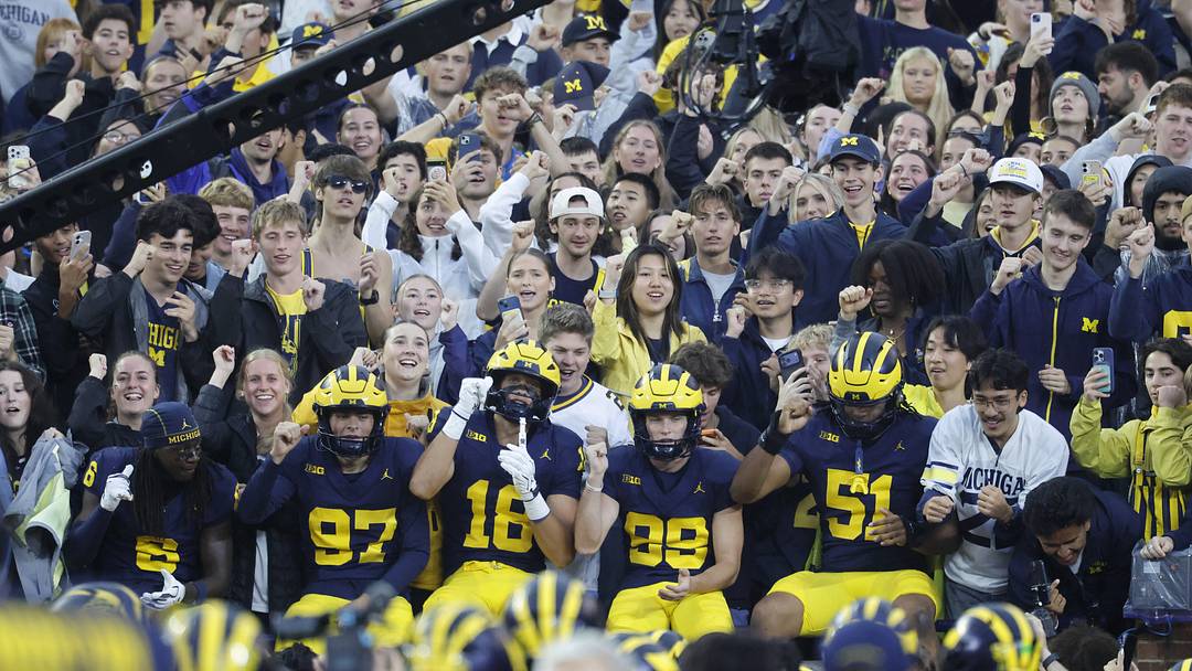 Sep 19, 2026; Ann Arbor, Michigan, USA; Michigan Wolverines players celebrate with fans after their win against the Texas El Paso Miners at Michigan Stadium. Mandatory Credit: Rick Osentoski-Imagn Images Sep 19, 2026; Ann Arbor, Michigan, USA; Michigan Wolverines players celebrate with fans after their win against the Texas El Paso Miners at Michigan Stadium. Mandatory Credit: Rick Osentoski-Imagn Images