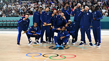 BASKETBALL-OLY-PARIS-2024-FRA-USA-MEDALS
