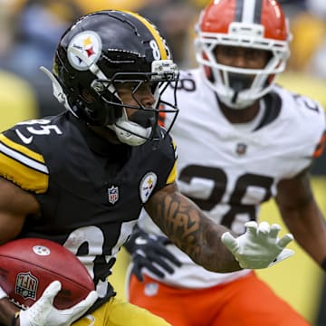 Oct 12, 2025; Pittsburgh, Pennsylvania, USA; Pittsburgh Steelers wide receiver Ke'Shawn Williams (85) looks for an opening during the third quarter at Acrisure Stadium. Mandatory Credit: Charles LeClaire-Imagn Images