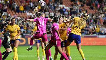 San Diego Wave FC midfielder Kristen McNabb (14) heads the ball in the second half against Utah Royals FC at America First Field