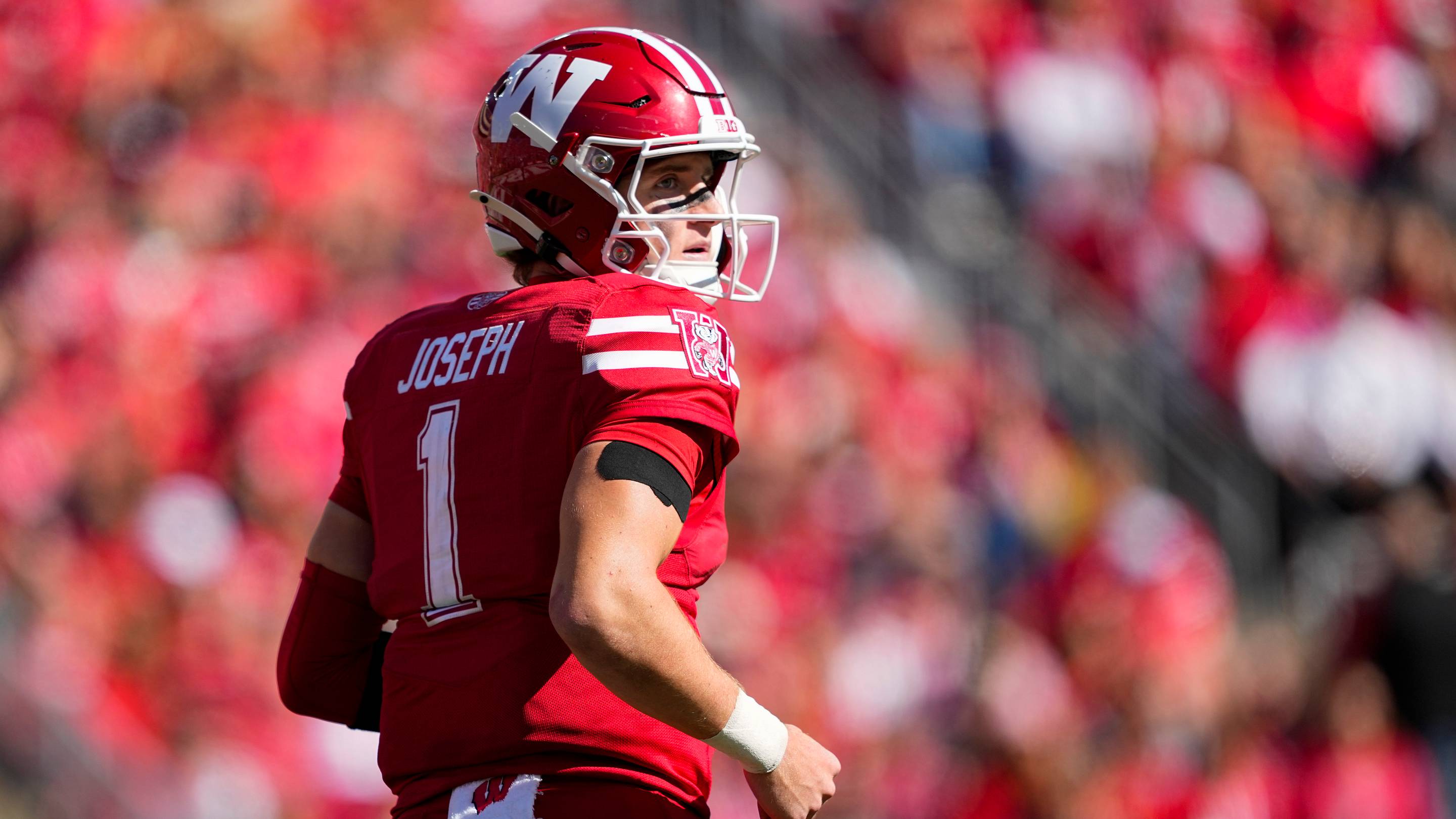 Wisconsin Football Week 5 Offensive Snap Count Breakdown and Analysis vs. Michigan State
