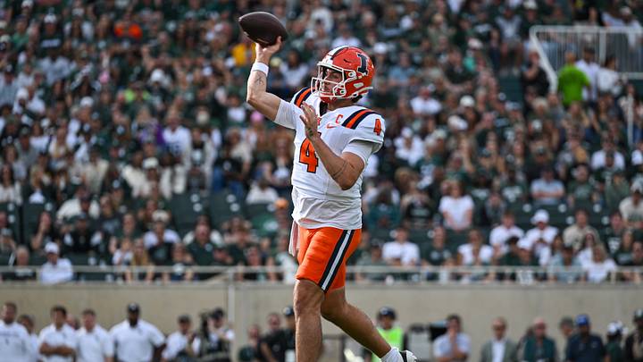 COLLEGE FOOTBALL: OCT 10 Illinois at Michigan State