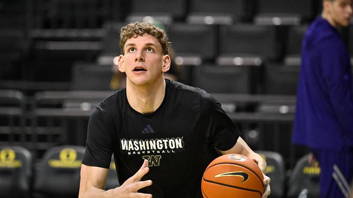 Mar 7, 2026; Eugene, Oregon, USA; Washington Huskies forward Hannes Steinbach (6) warms up before the game against the Oregon Ducks at Matthew Knight Arena. Mandatory Credit: Craig Strobeck-Imagn Images