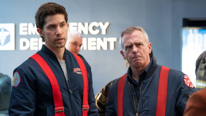 CHICAGO P.D. -- "Reckoning, Part 3" Episode 1317 -- Pictured: (l-r) Brandon Larracuente as Sal Vasquez, avid Eigenberg as Christopher Herrmann 