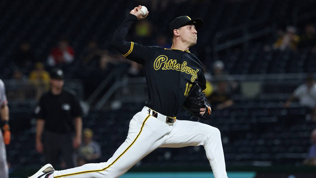 Sep 1, 2026; Pittsburgh, Pennsylvania, USA; Pittsburgh Pirates relief pitcher Luke Weaver (18) pitches against the San Francisco Giants during the eighth inning at PNC Park. Mandatory Credit: Charles LeClaire-Imagn Images Sep 1, 2026; Pittsburgh, Pennsylvania, USA; Pittsburgh Pirates relief pitcher Luke Weaver (18) pitches against the San Francisco Giants during the eighth inning at PNC Park. Mandatory Credit: Charles LeClaire-Imagn Images