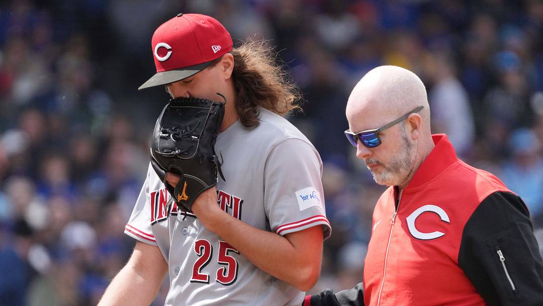 Cincinnati Reds pitcher Rhett Lowder (25) leaves the game