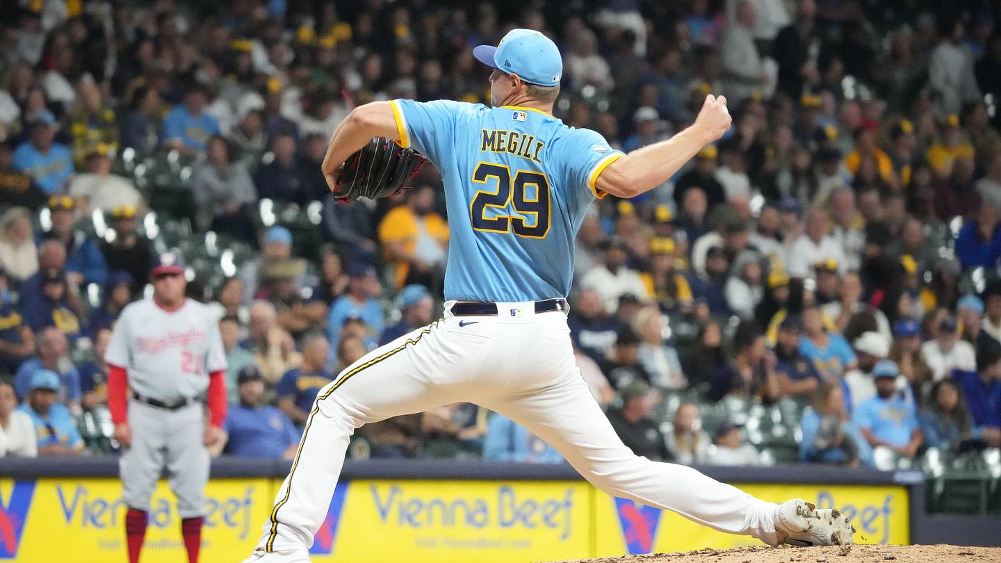 Milwaukee Brewers reliever heads to the injured list for an unusual reason - Vimarsana News
