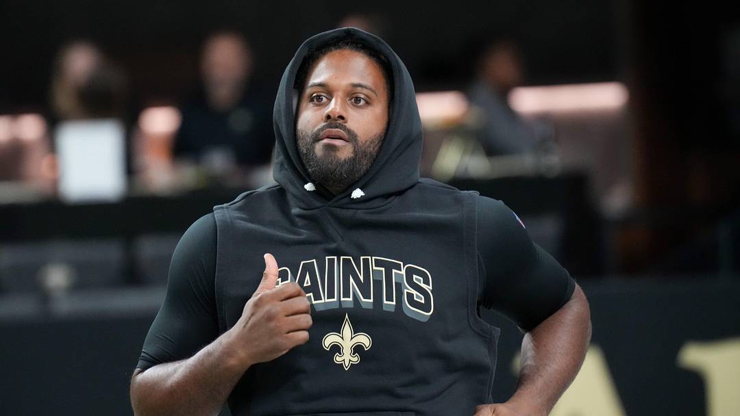 Oct 5, 2025; New Orleans, Louisiana, USA; New Orleans Saints defensive end Cameron Jordan (94) warms up prior to the game against the New York Giants at Caesars Superdome. Mandatory Credit: Matthew Hinton-Imagn Images Oct 5, 2025; New Orleans, Louisiana, USA; New Orleans Saints defensive end Cameron Jordan (94) warms up prior to the game against the New York Giants at Caesars Superdome. Mandatory Credit: Matthew Hinton-Imagn Images