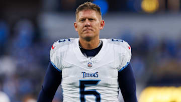 Tennessee Titans v Los Angeles Chargers