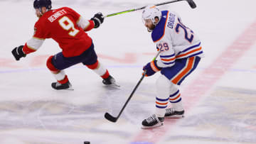 Edmonton Oilers forward Leon Draisaitl (29)