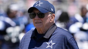 Jul 27, 2025; Oxnard, CA, USA; Dallas Cowboys owner Jerry Jones at training camp at the River Ridge Fields. Mandatory Credit: Kirby Lee-Imagn Images