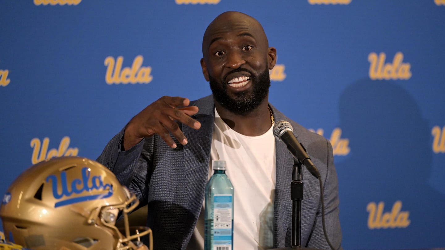 DeShaun Foster All Smiles After Gooden, Almada Commits