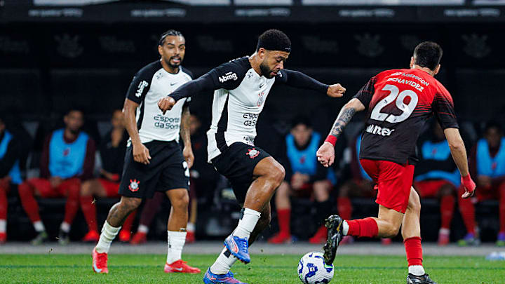 Memphis Depay, Gastón Benavídez