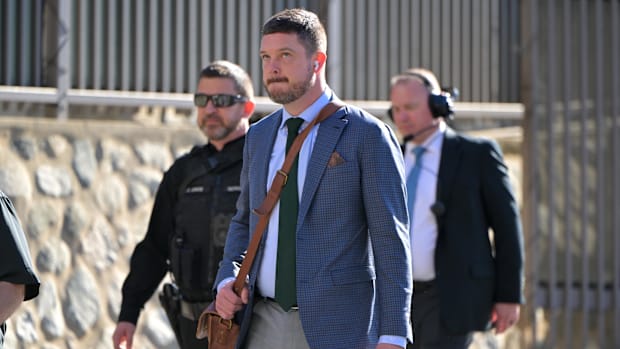 Jan 1, 2025; Pasadena, CA, USA;  Oregon Ducks head coach Dan Lanning arrives before the 2025 Rose Bowl college football quart
