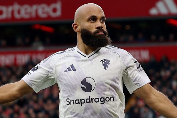 Bryan Mbeumo celebrating.