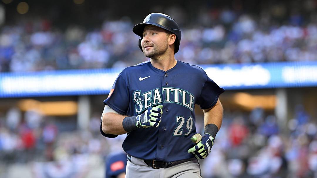 Apr 6, 2026; Arlington, Texas, USA; Seattle Mariners catcher Cal Raleigh (29) comes off the fields after he hits a home run against the Texas Rangers during the first inning at Globe Life Field. Mandatory Credit: Jerome Miron-Imagn Images Apr 6, 2026; Arlington, Texas, USA; Seattle Mariners catcher Cal Raleigh (29) comes off the fields after he hits a home run against the Texas Rangers during the first inning at Globe Life Field. Mandatory Credit: Jerome Miron-Imagn Images