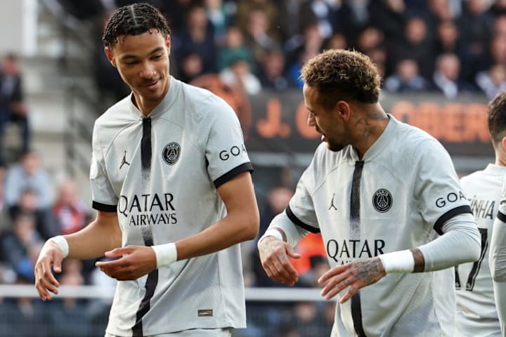 Hugo Ekitike, Neymar Jr