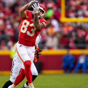 Kansas City Chiefs tight end Noah Gray (83) catches a pass in the first quarter of the NFL Week 17 game between the Kansas City Chiefs and the Cincinnati Bengals at Arrowhead Stadium in Kansas City, Mo., on Sunday, Dec. 31, 2023.