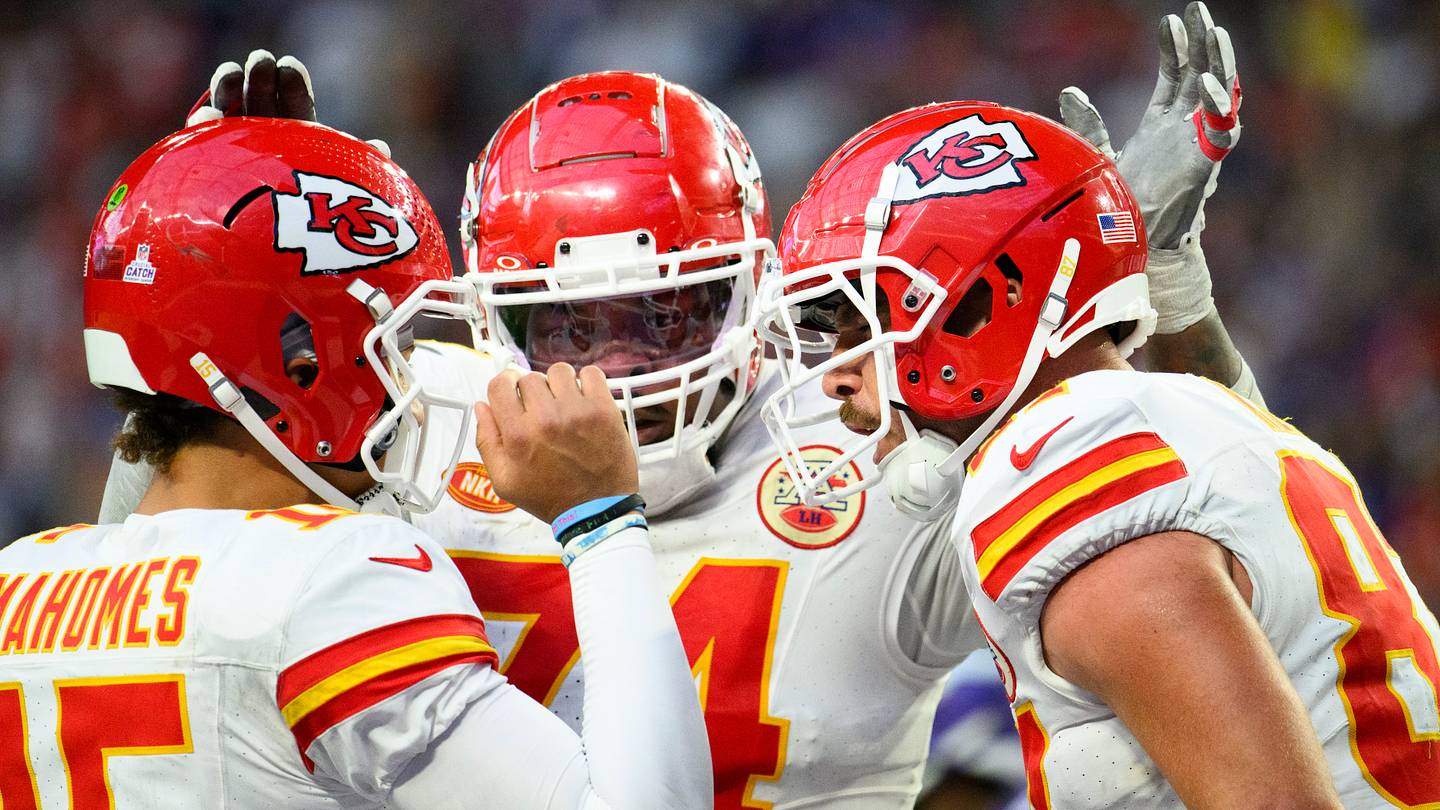 Chiefs best way to create cap space comes with a massive risk - Vimarsana News