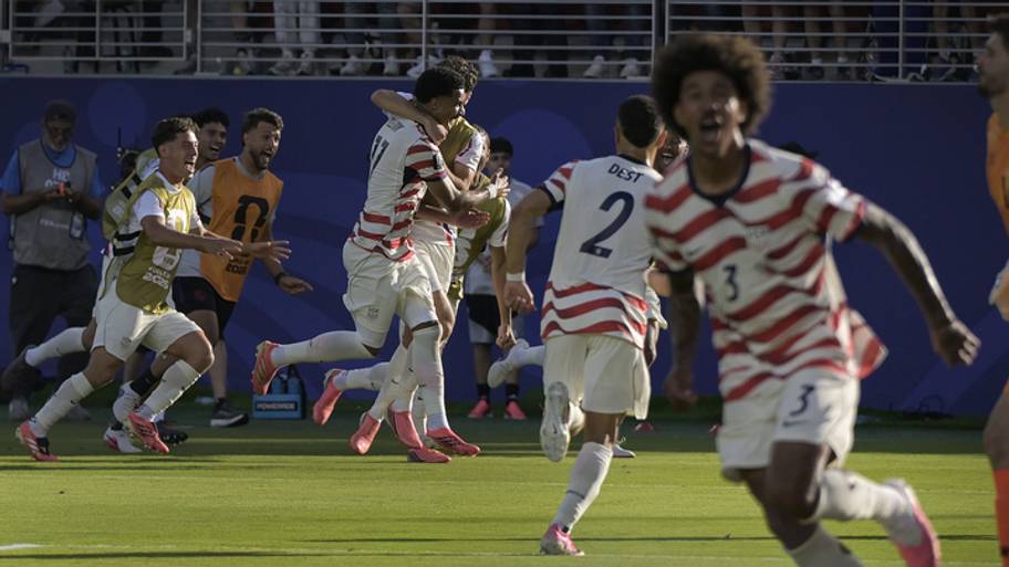 usmnt celebrating