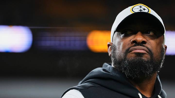 Former Pittsburgh Steelers head coach Mike Tomlin on the sidelines