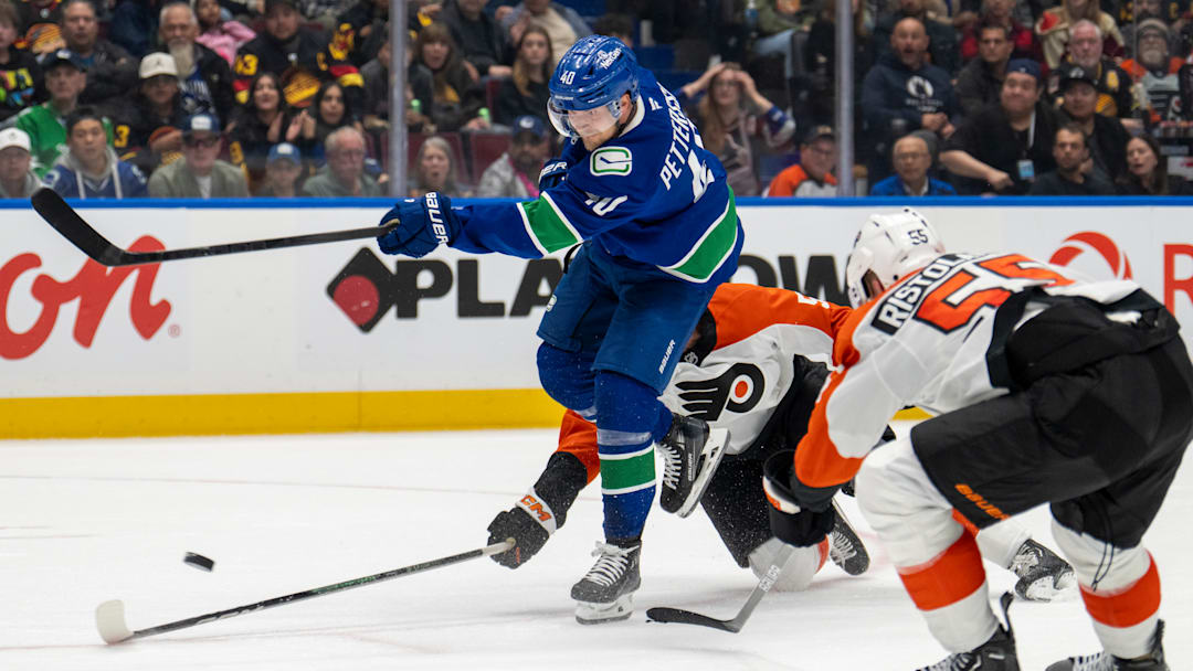Philadelphia Flyers v Vancouver Canucks