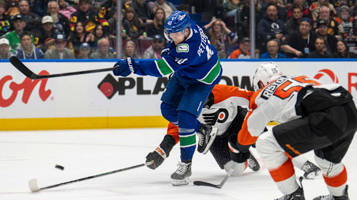Philadelphia Flyers v Vancouver Canucks