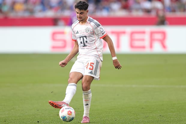 อเล็กซานดาร์ ปาโวลอวิช