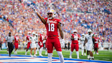 Kansas football tight end DeShawn Hanika