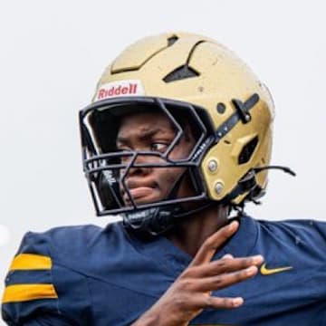 St. Thomas Aquinas quarterback Mason Mallory completed 15 of 25 passes for 101 yards and one TD and ran 13 times for 89 yards and another score to nearly lead the Raiders to an upset of No. 1-ranked Mater Dei (Calif.), falling 26-23 in the marquee game of the Broward County High School National Football Showcase last Saturday.