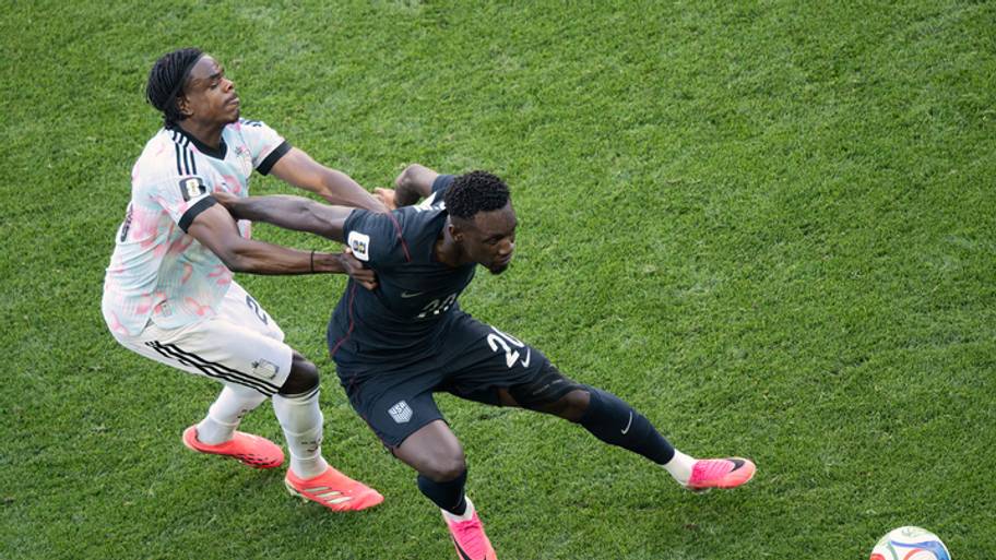 balogun fighting for ball