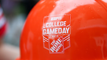 In Syracuse Orange news, we ponder College GameDay, an analyst praises football, and a four-star hoops recruit eyes visits.