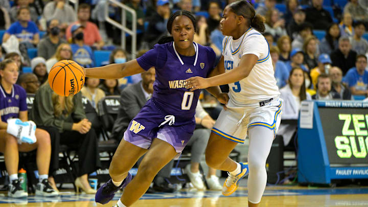 Huskies basketball sale