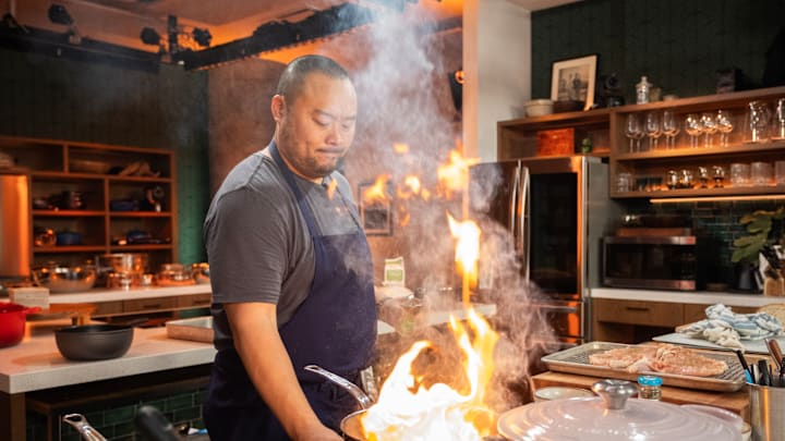 Dinner Time Live with David Chang. David Chang in Dinner Time Live with David Chang. Cr. Adam Rose / Netflix ©2024