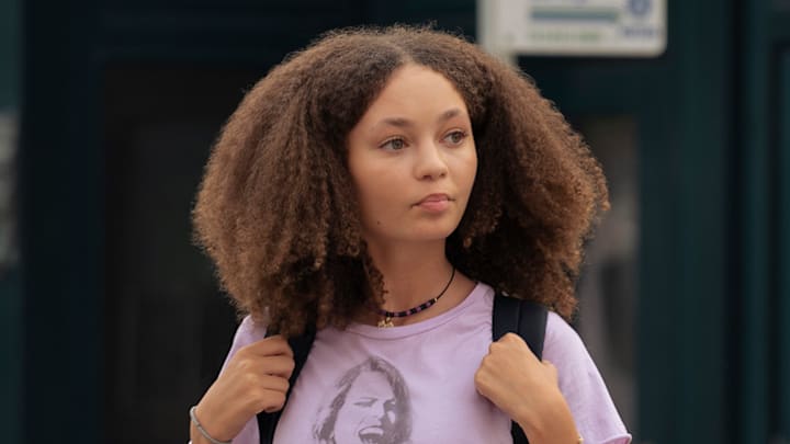 Nico Parker as Sarah in The Last of Us season 1 episode 1. 