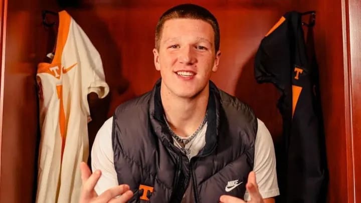 2026 4-star TE Carson Sneed during an unofficial visit to Tennessee. (Photo courtesy of Carson Sneed)