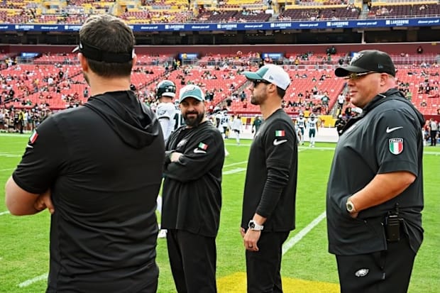 eagles-italian-flags-coaches