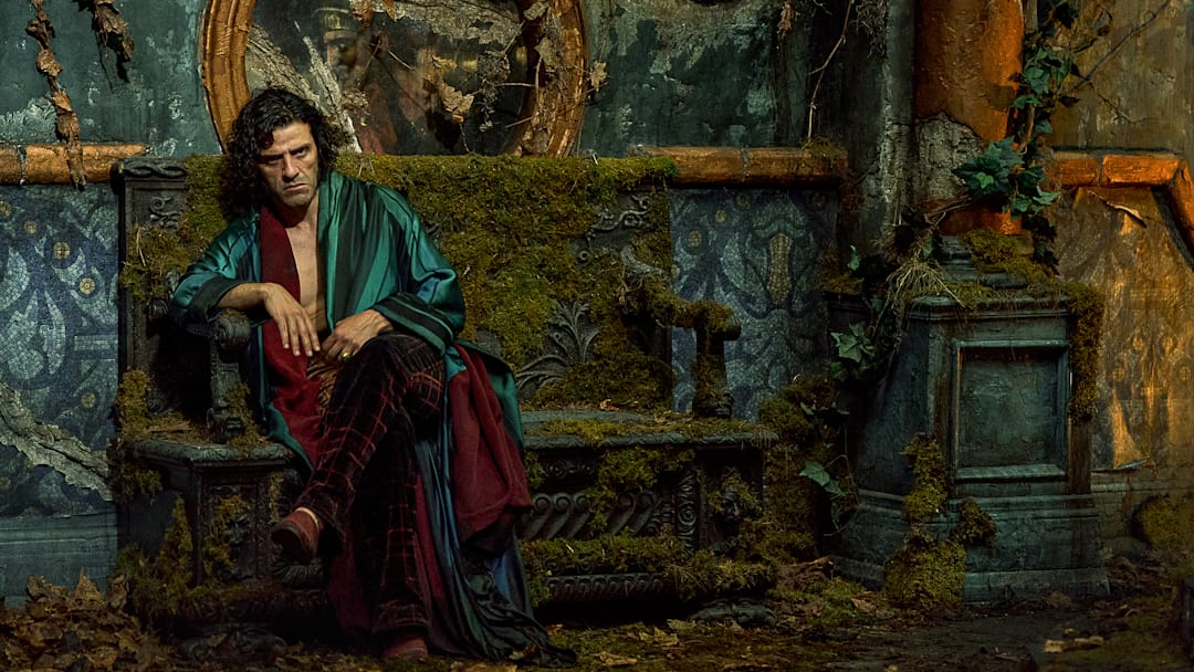 Oscar Isaac as Victor Frankenstein in Frankenstein.