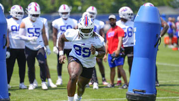 Buffalo Bills defensive tackle Larry Ogunjobi (99) 