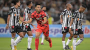 Em pleno Mineirão, Atlético perde para o Libertad e se complica na Libertadores.