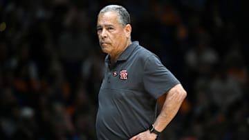 Houston Cougars head coach Kelvin Sampson in the first half during a Midwest Regional semifinal 